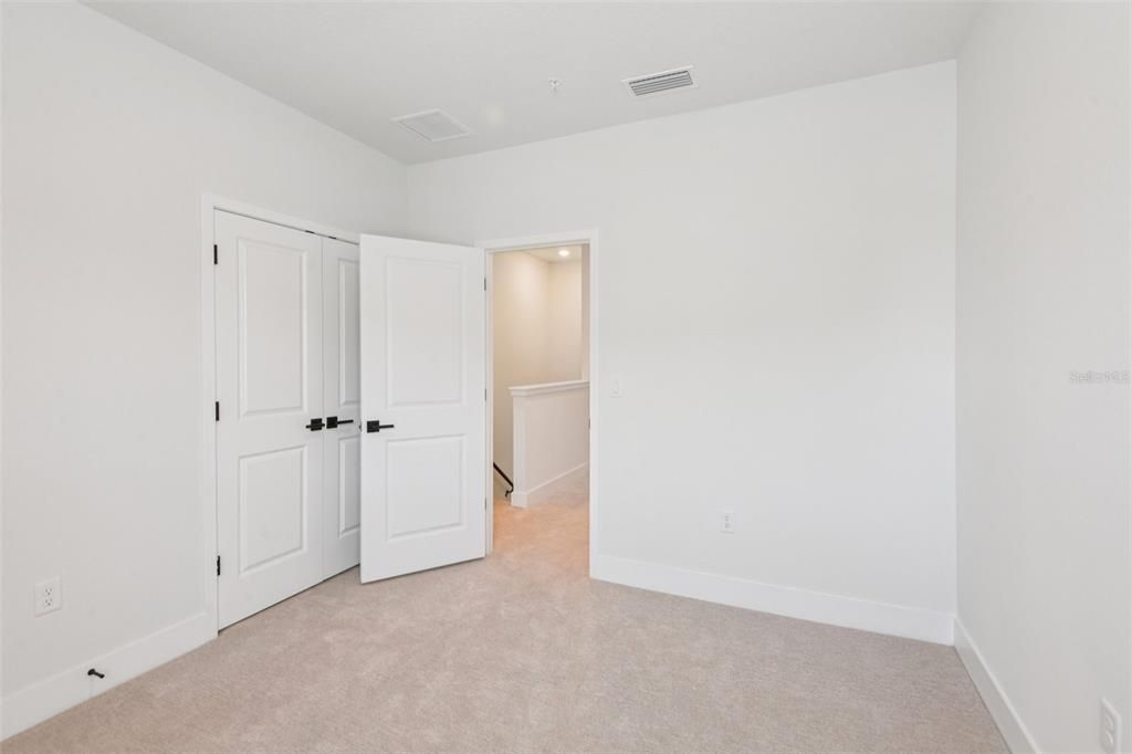 Active With Contract: $4,250 (3 beds, 3 baths, 1952 Square Feet)