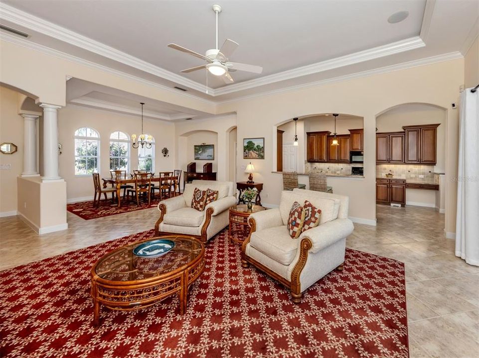 Activo con contrato: $648,000 (3 camas, 2 baños, 2262 Pies cuadrados)