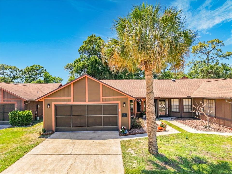 For Sale: $326,900 (2 beds, 2 baths, 1377 Square Feet)