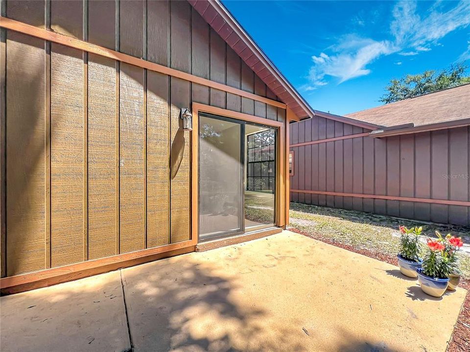 For Sale: $326,900 (2 beds, 2 baths, 1377 Square Feet)