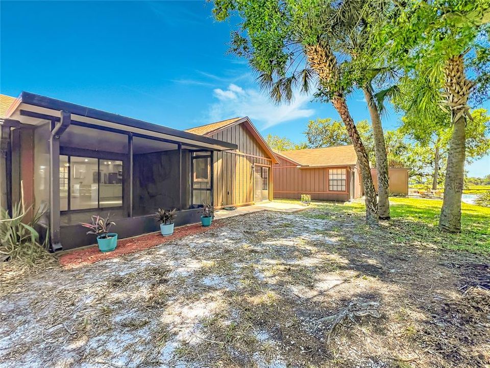 For Sale: $326,900 (2 beds, 2 baths, 1377 Square Feet)
