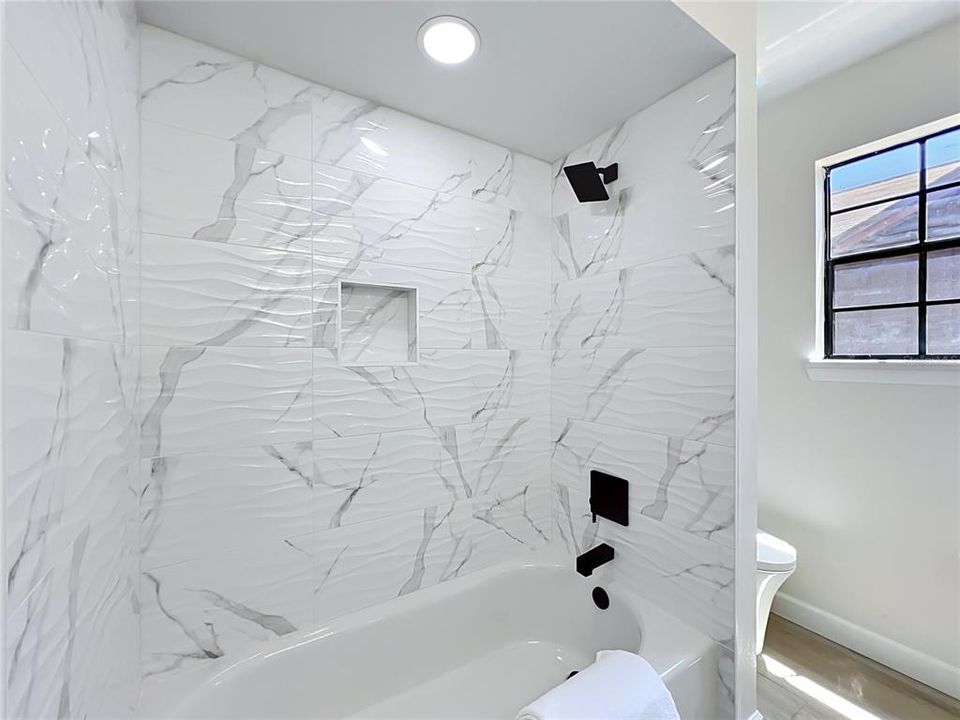 For Sale: $326,900 (2 beds, 2 baths, 1377 Square Feet)