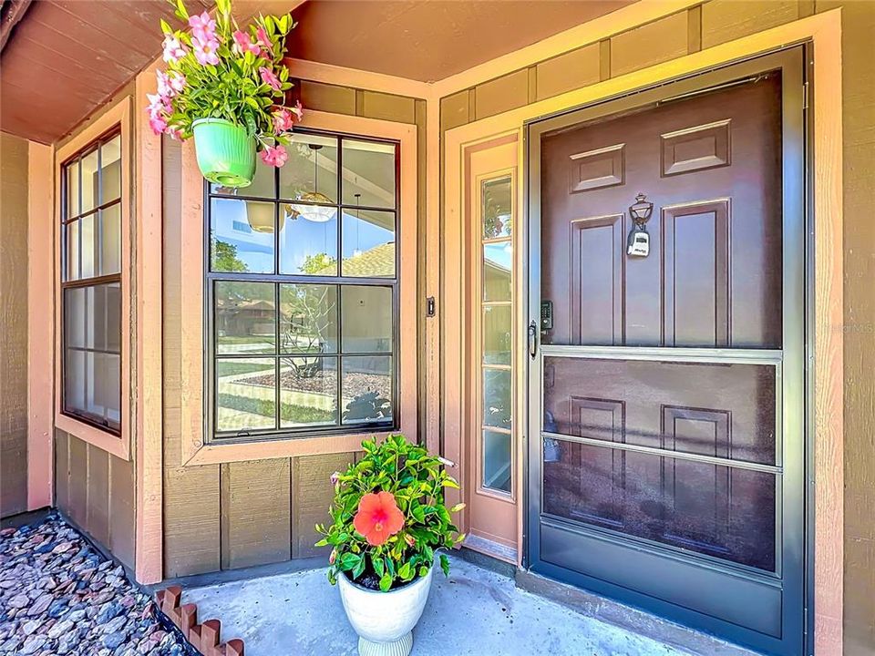 For Sale: $326,900 (2 beds, 2 baths, 1377 Square Feet)