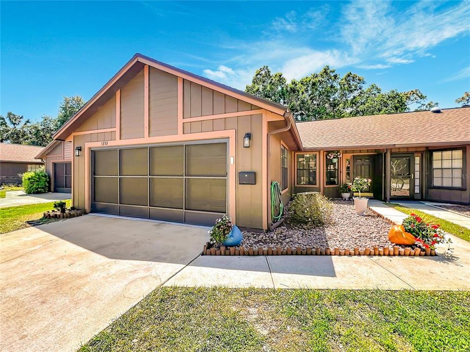 For Sale: $326,900 (2 beds, 2 baths, 1377 Square Feet)