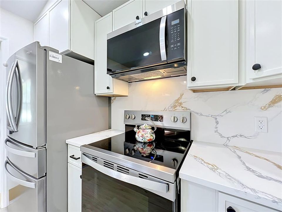 For Sale: $326,900 (2 beds, 2 baths, 1377 Square Feet)