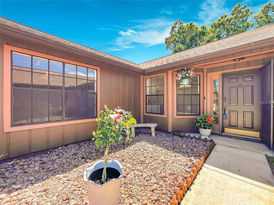 For Sale: $326,900 (2 beds, 2 baths, 1377 Square Feet)