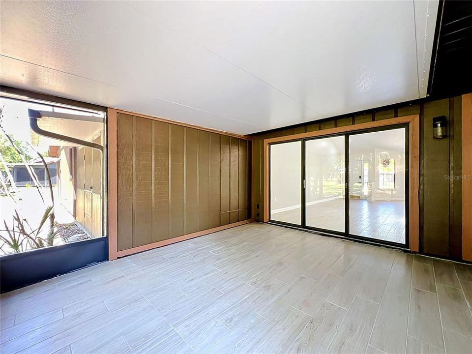 For Sale: $326,900 (2 beds, 2 baths, 1377 Square Feet)