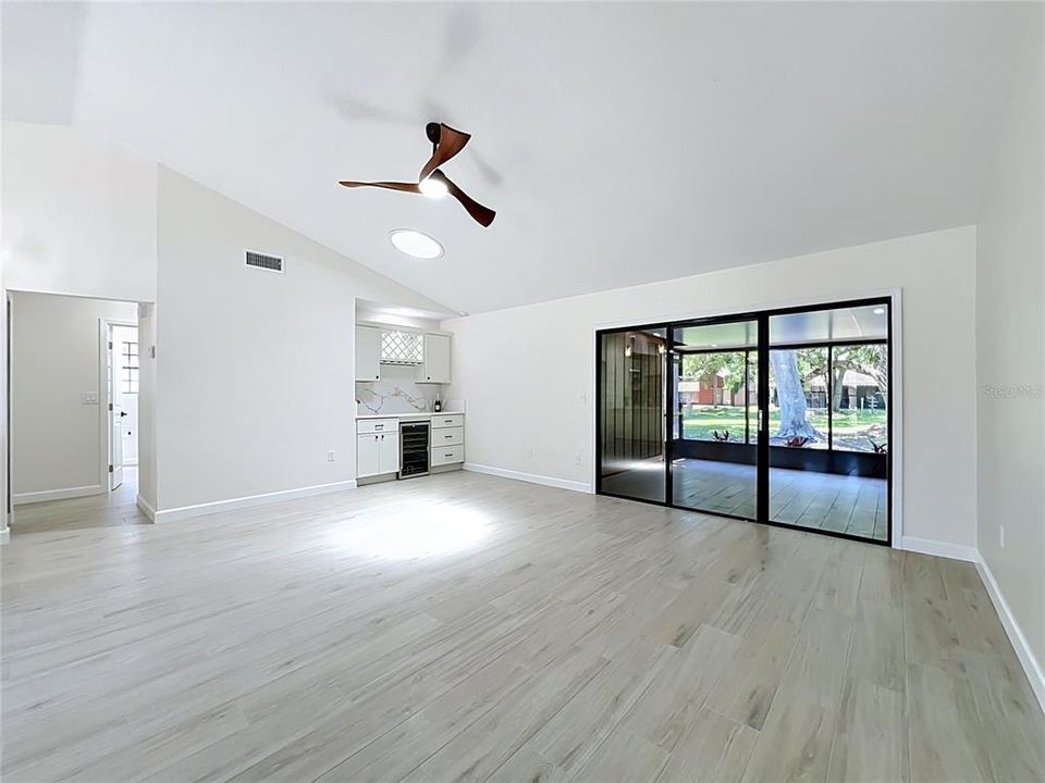 For Sale: $326,900 (2 beds, 2 baths, 1377 Square Feet)