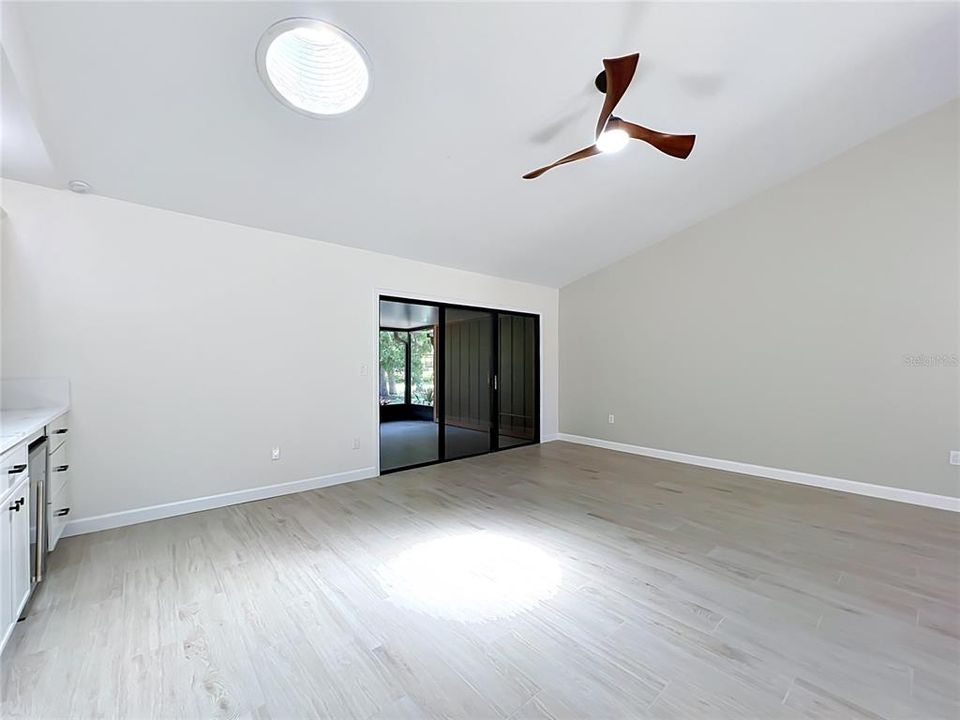For Sale: $326,900 (2 beds, 2 baths, 1377 Square Feet)