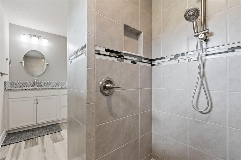 На продажу: $375,000 (3 спален, 2 ванн, 1796 Квадратных фут)