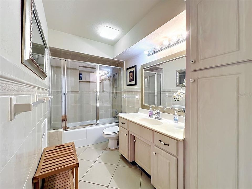En Venta: $629,000 (3 camas, 3 baños, 3026 Pies cuadrados)