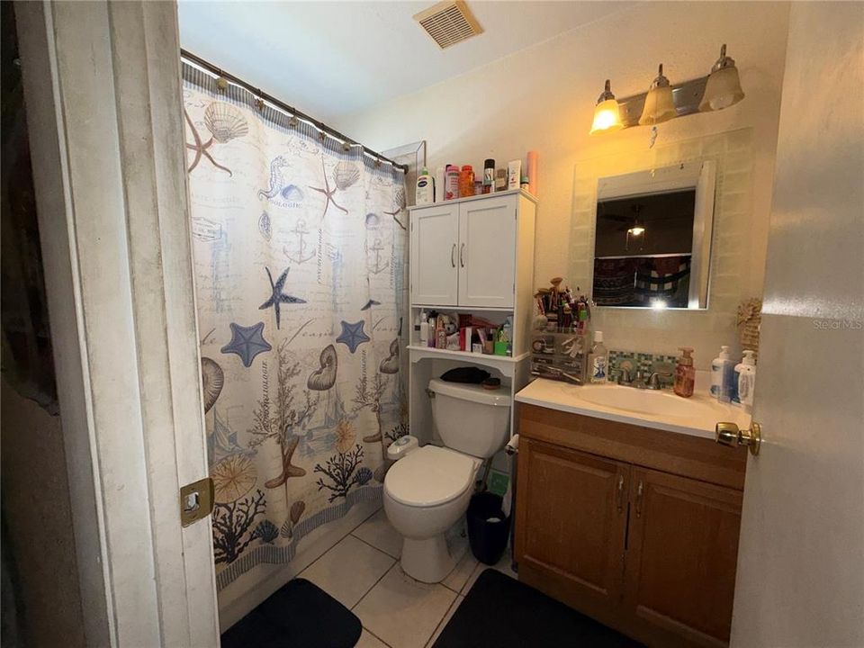 Activo con contrato: $299,000 (4 camas, 2 baños, 1566 Pies cuadrados)