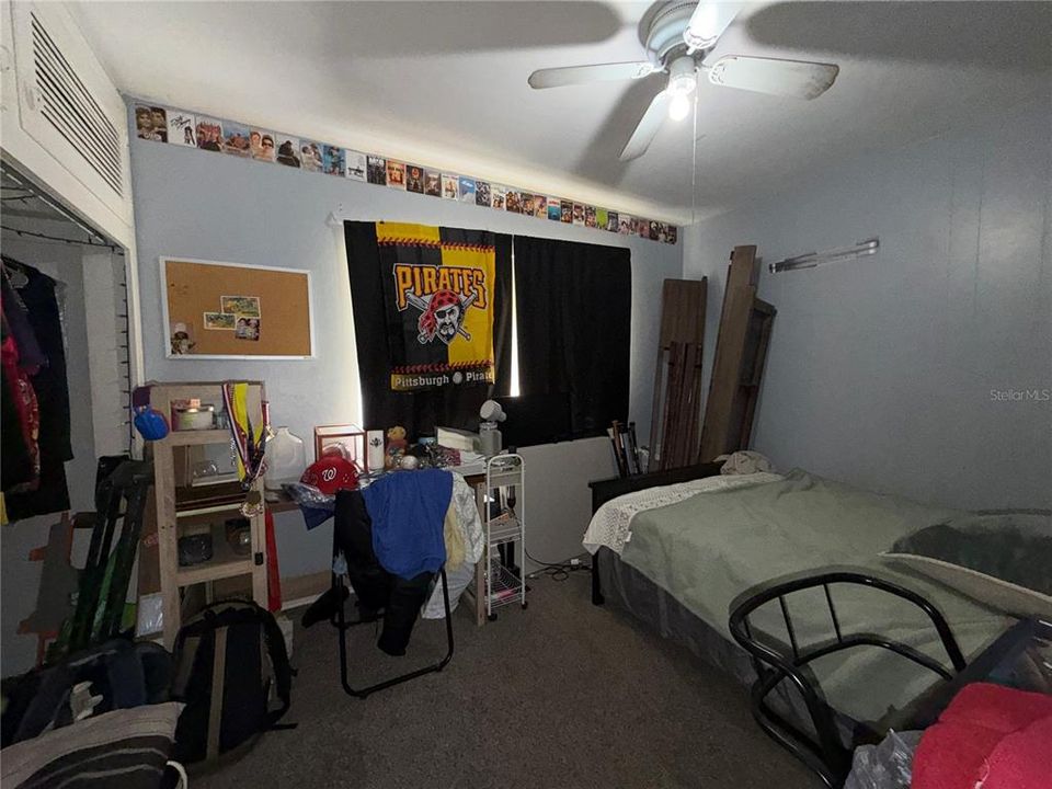 Activo con contrato: $299,000 (4 camas, 2 baños, 1566 Pies cuadrados)