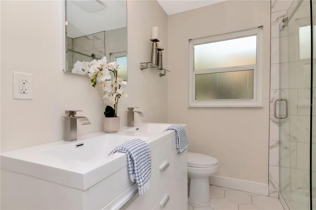 En Venta: $599,900 (3 camas, 2 baños, 1580 Pies cuadrados)