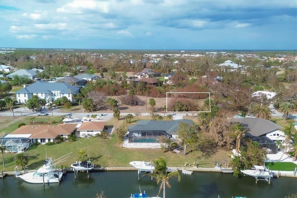 На продажу: $169,000 (0.57 acres)