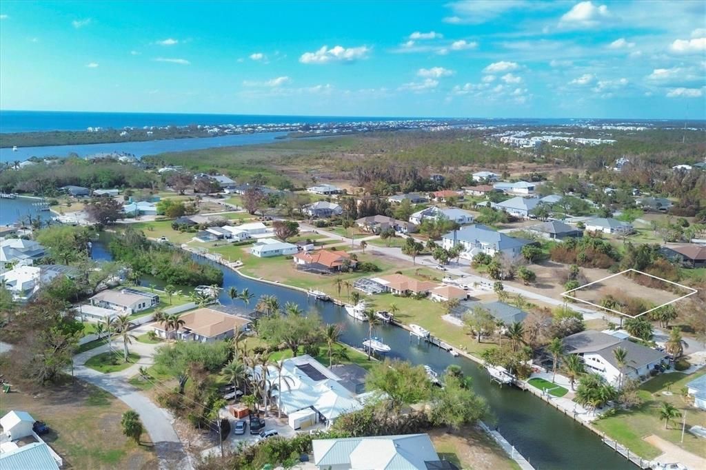 На продажу: $169,000 (0.57 acres)