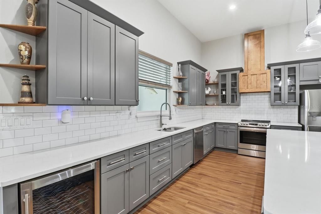 Activo con contrato: $537,500 (3 camas, 2 baños, 2335 Pies cuadrados)