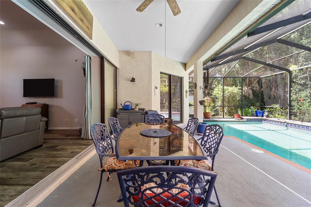 For Sale: $830,000 (4 beds, 2 baths, 2954 Square Feet)