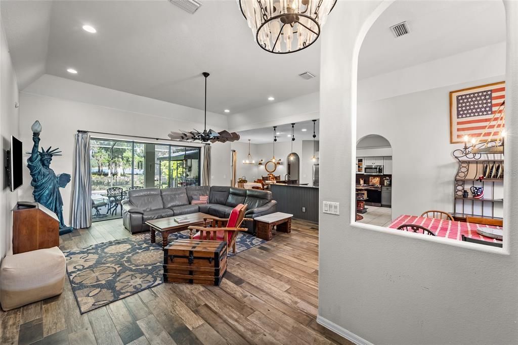 For Sale: $830,000 (4 beds, 2 baths, 2954 Square Feet)