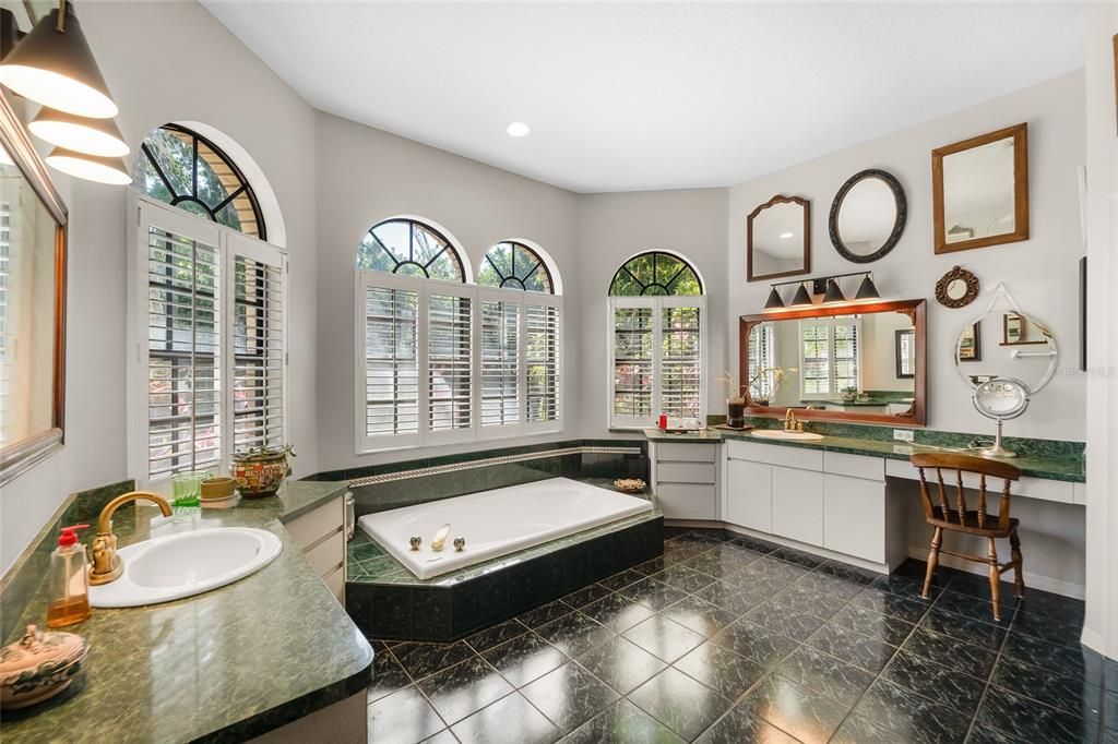 For Sale: $830,000 (4 beds, 2 baths, 2954 Square Feet)