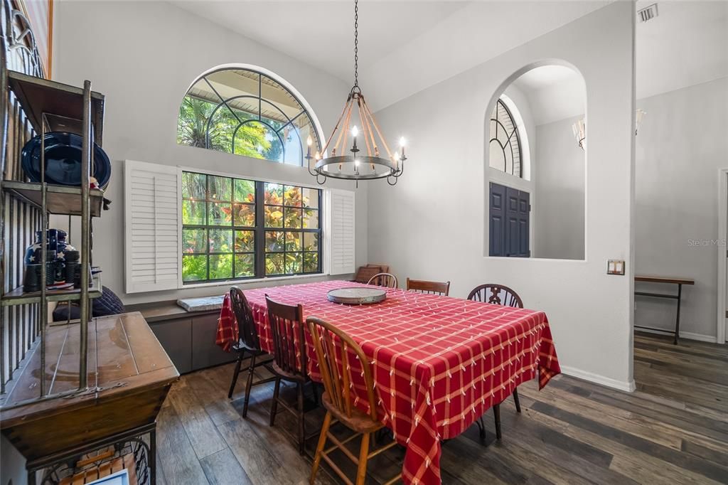 For Sale: $830,000 (4 beds, 2 baths, 2954 Square Feet)