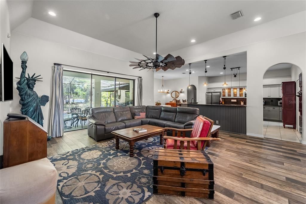 For Sale: $830,000 (4 beds, 2 baths, 2954 Square Feet)