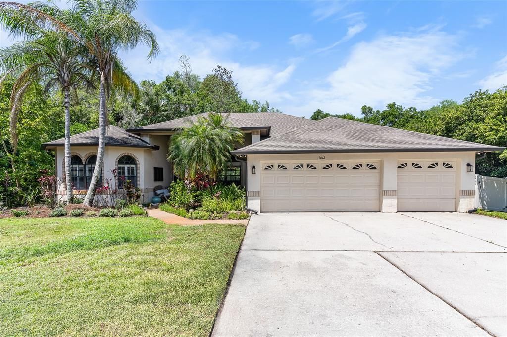 For Sale: $830,000 (4 beds, 2 baths, 2954 Square Feet)