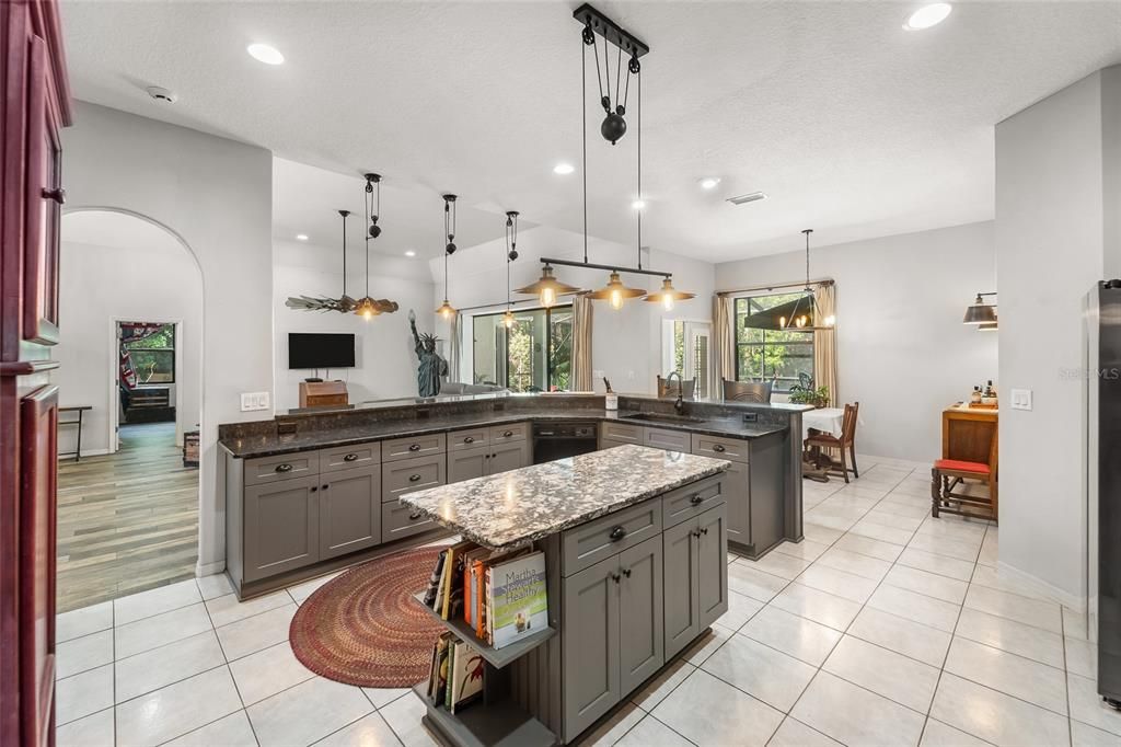 For Sale: $830,000 (4 beds, 2 baths, 2954 Square Feet)