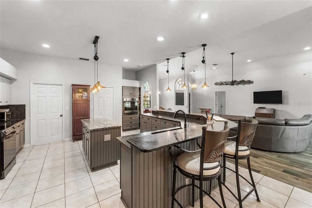 For Sale: $830,000 (4 beds, 2 baths, 2954 Square Feet)