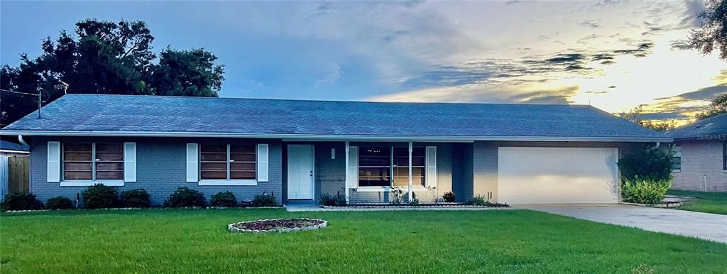 Active With Contract: $2,200 (2 beds, 2 baths, 1524 Square Feet)