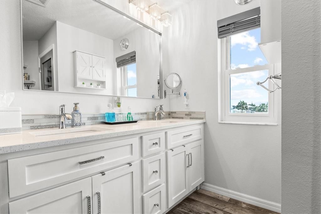For Sale: $650,000 (3 beds, 2 baths, 1651 Square Feet)