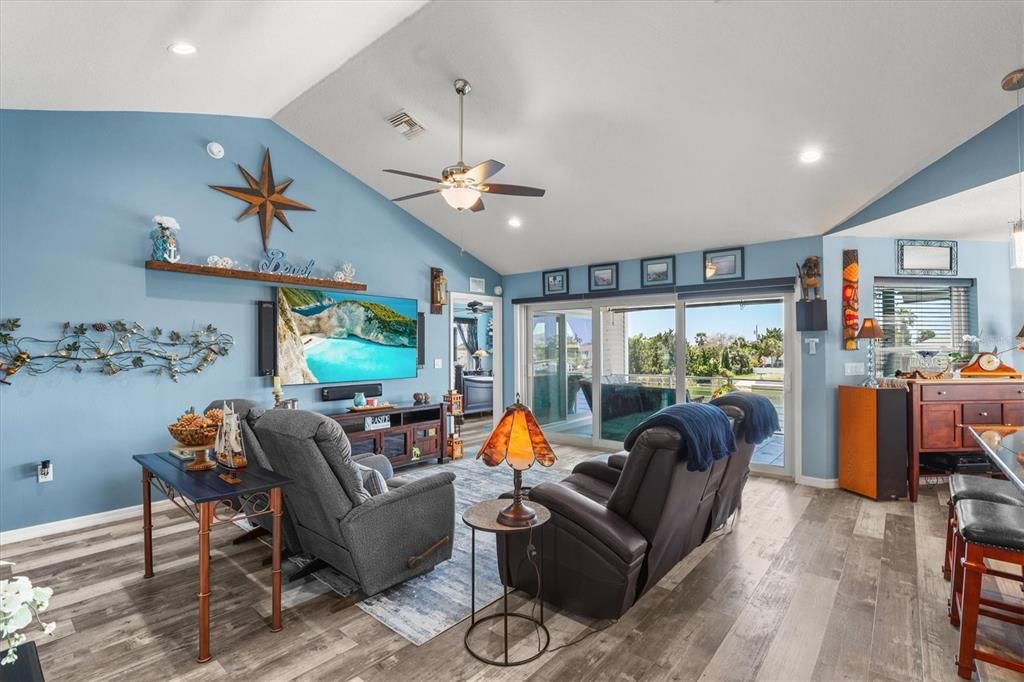 For Sale: $650,000 (3 beds, 2 baths, 1651 Square Feet)