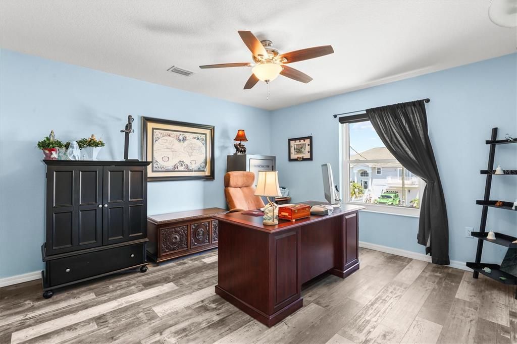 For Sale: $650,000 (3 beds, 2 baths, 1651 Square Feet)