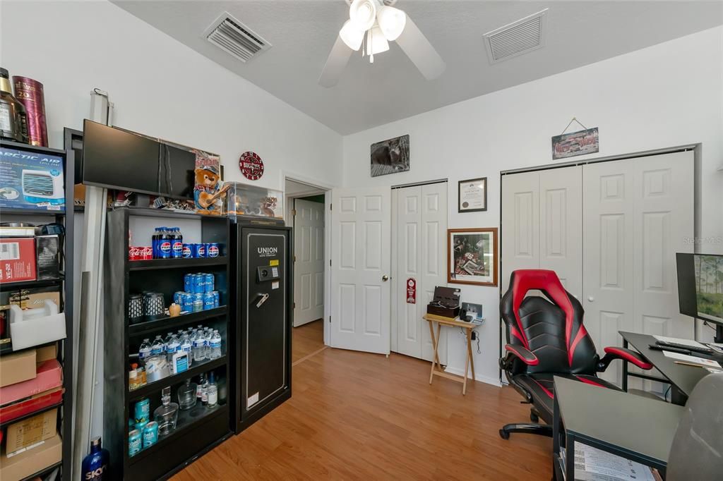 Activo con contrato: $424,900 (3 camas, 2 baños, 1890 Pies cuadrados)