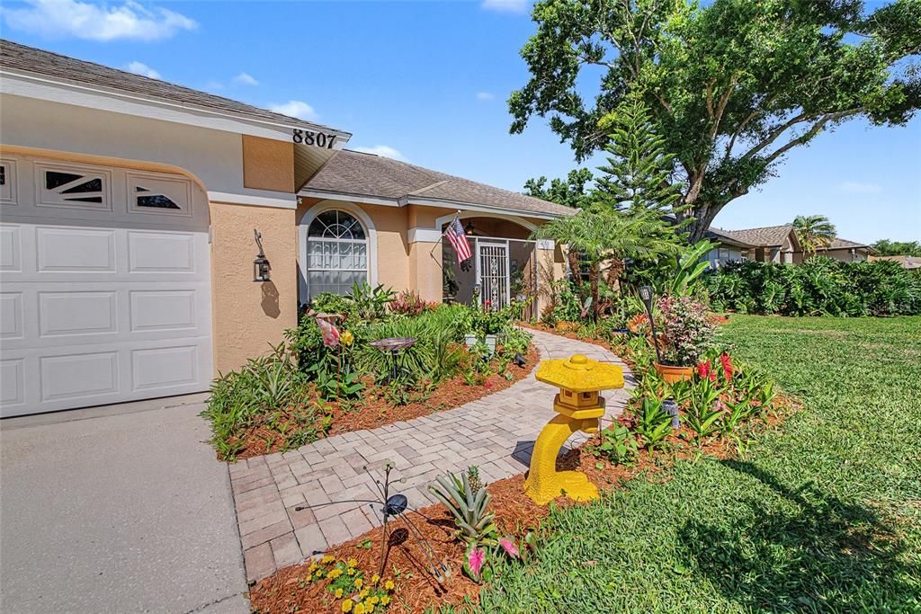 Activo con contrato: $424,900 (3 camas, 2 baños, 1890 Pies cuadrados)