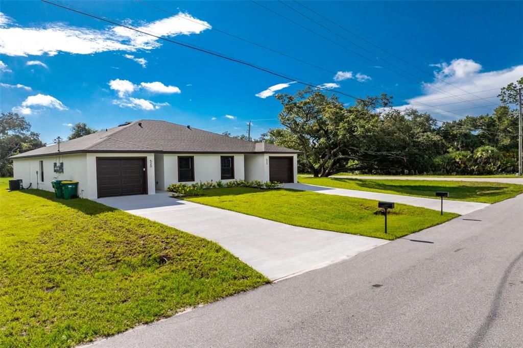 For Sale: $469,900 (6 beds, 0 baths, 2500 Square Feet)