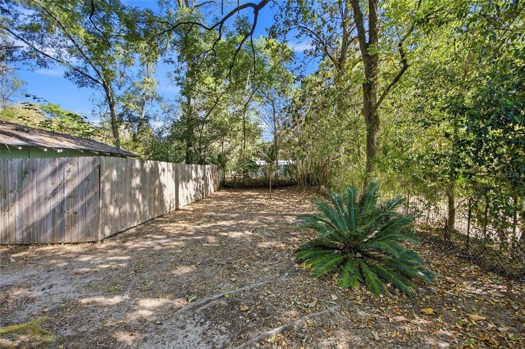 For Sale: $145,000 (1 beds, 1 baths, 423 Square Feet)