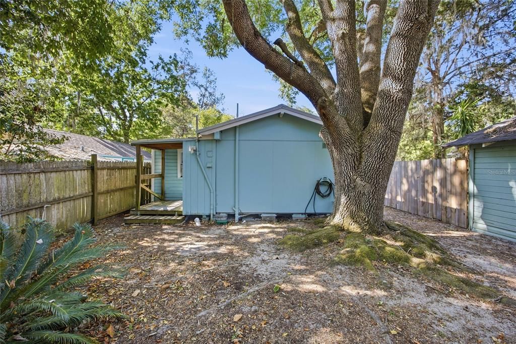 For Sale: $145,000 (1 beds, 1 baths, 423 Square Feet)