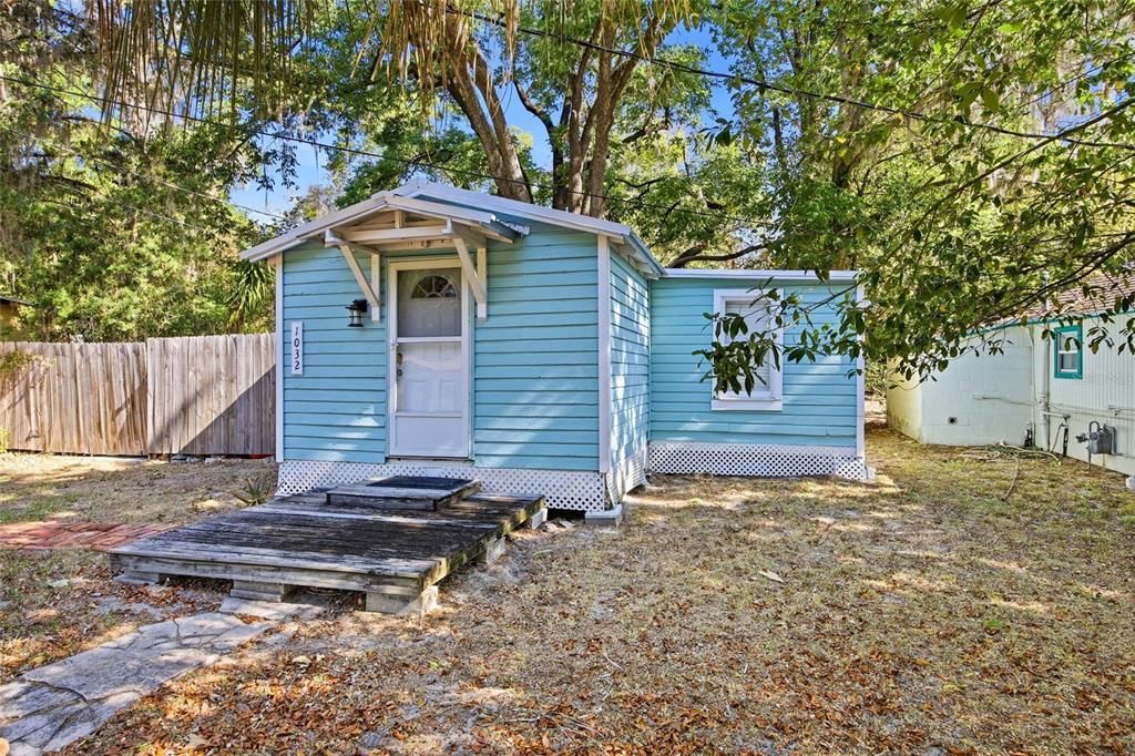For Sale: $145,000 (1 beds, 1 baths, 423 Square Feet)
