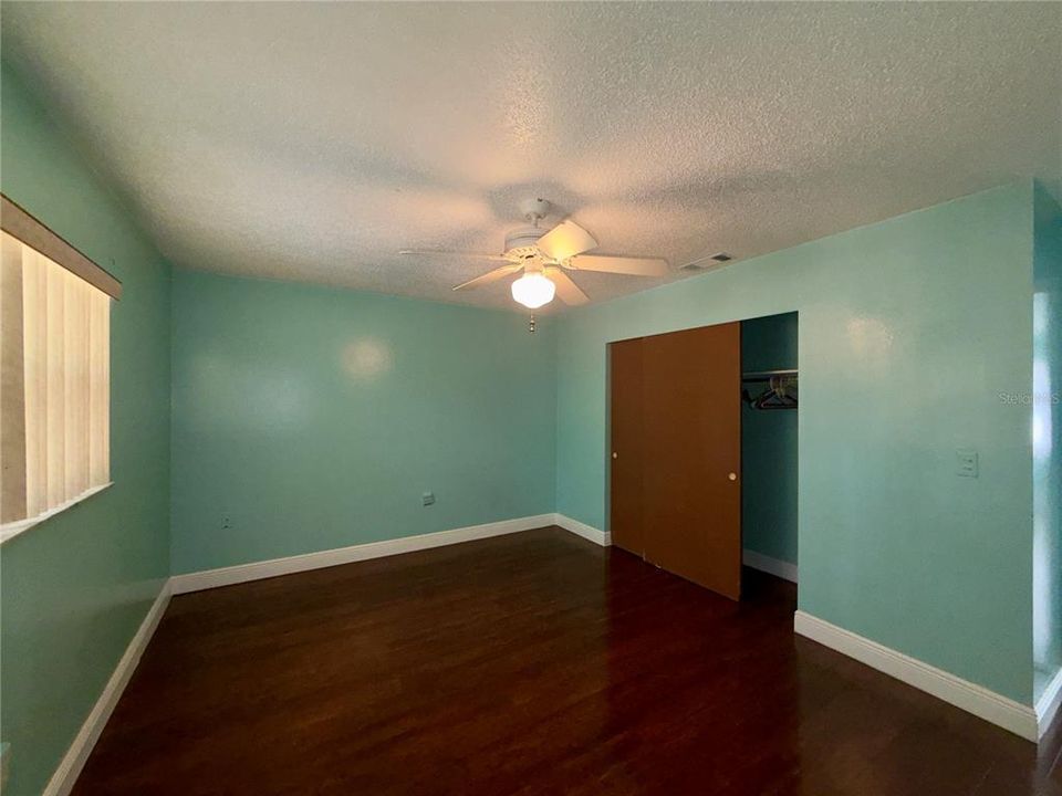 For Sale: $160,000 (2 beds, 1 baths, 950 Square Feet)