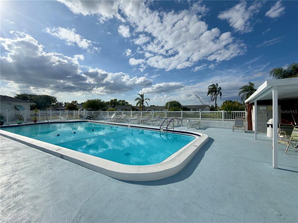 For Sale: $160,000 (2 beds, 1 baths, 950 Square Feet)