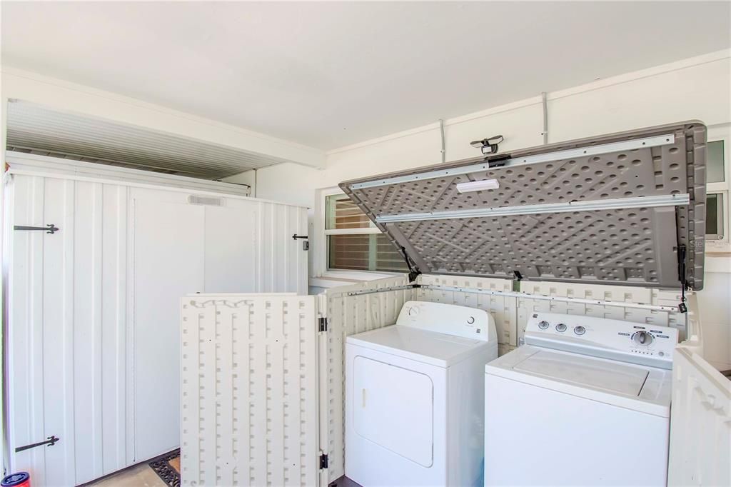 Active With Contract: $224,900 (2 beds, 1 baths, 1031 Square Feet)