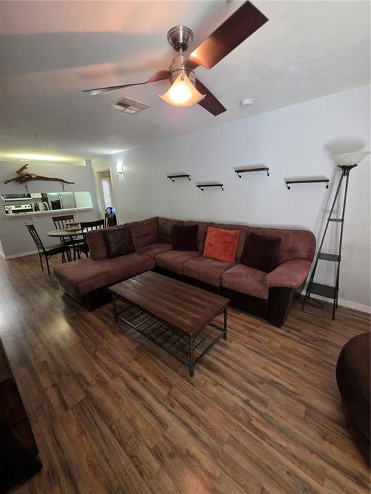 En Renta: $1,995 (4 camas, 4 baños, 1177 Pies cuadrados)