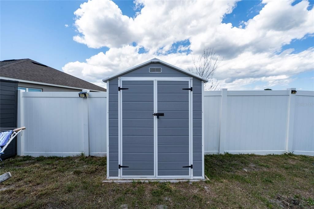 For Sale: $445,000 (5 beds, 3 baths, 2448 Square Feet)