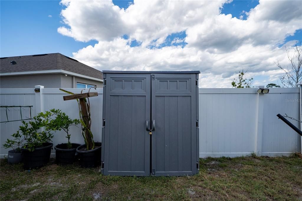 For Sale: $445,000 (5 beds, 3 baths, 2448 Square Feet)