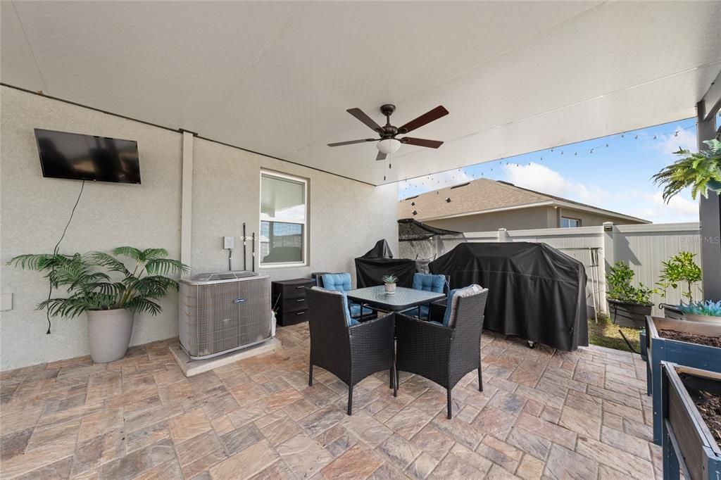 For Sale: $445,000 (5 beds, 3 baths, 2448 Square Feet)