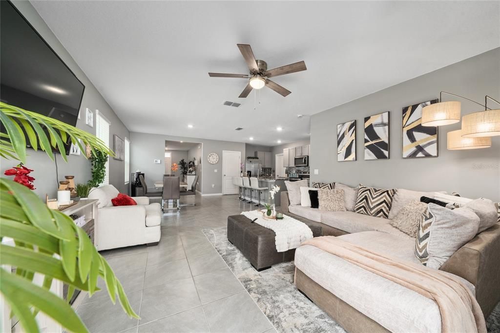 For Sale: $445,000 (5 beds, 3 baths, 2448 Square Feet)