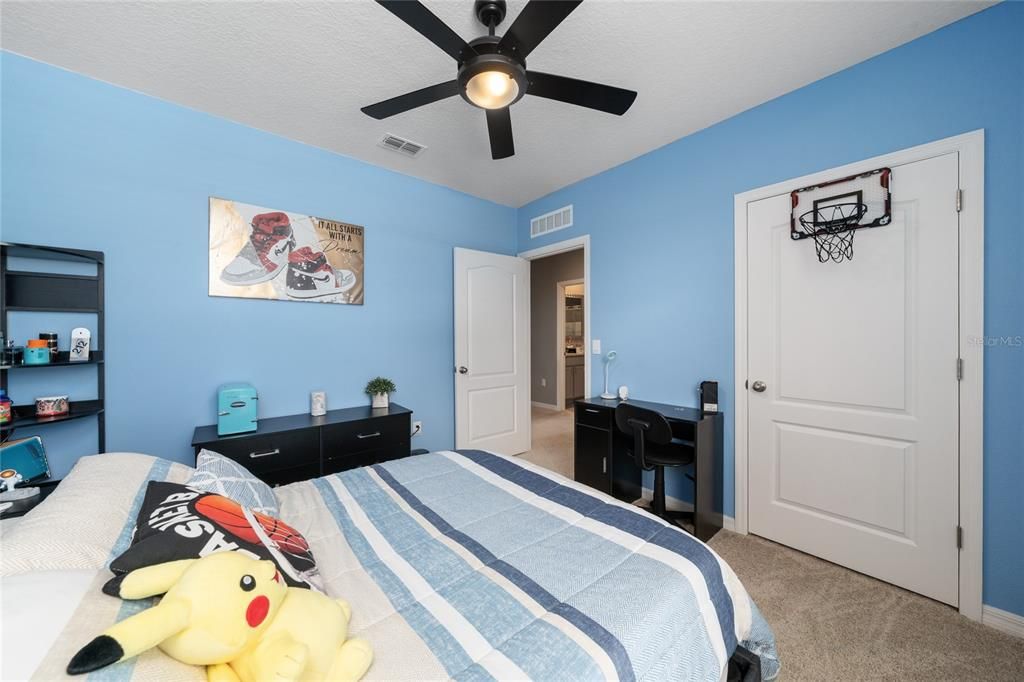 For Sale: $445,000 (5 beds, 3 baths, 2448 Square Feet)