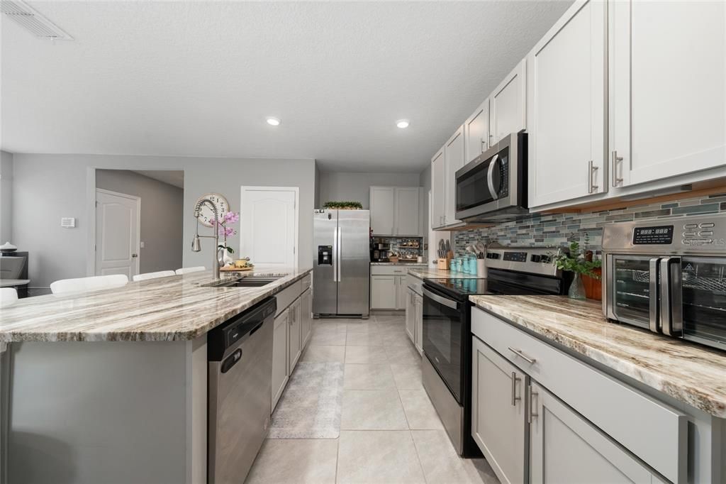 For Sale: $445,000 (5 beds, 3 baths, 2448 Square Feet)