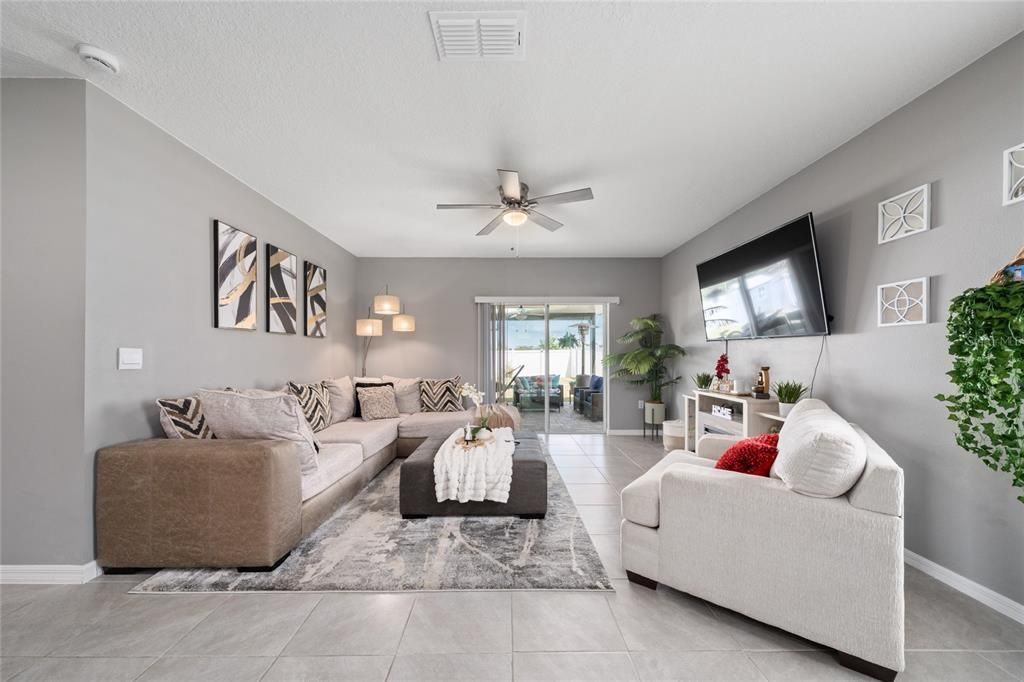For Sale: $445,000 (5 beds, 3 baths, 2448 Square Feet)
